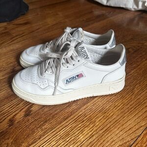 Autry Women's White Sneakers